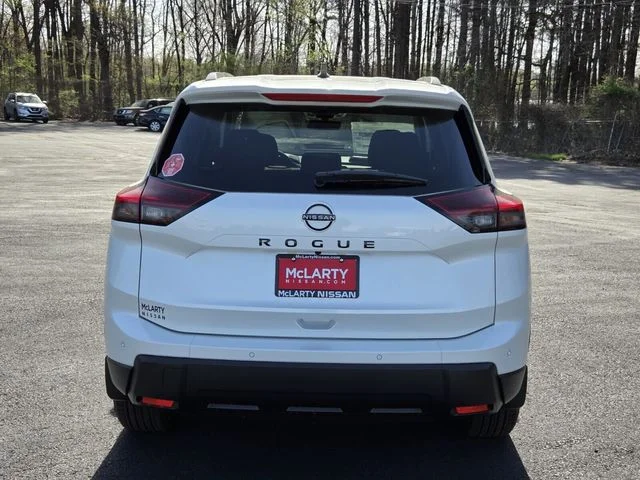 New 2026 Everest White Pearl TriCoat Nissan Dark Armor™ image 8