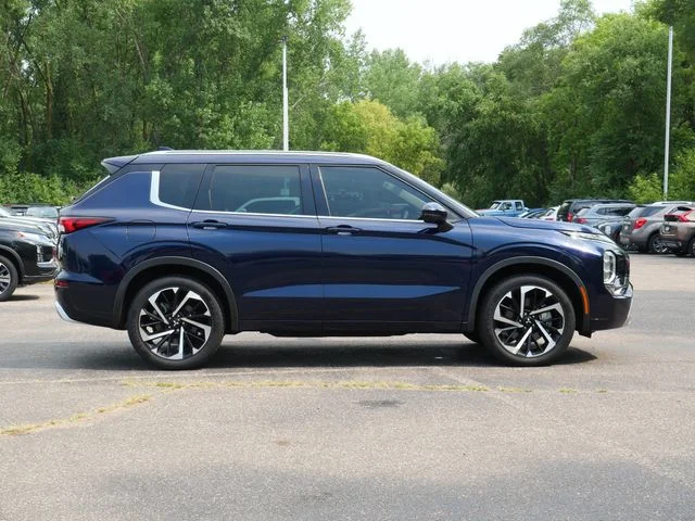 Used 2022 Cosmic Blue Metallic Mitsubishi SEL image 6