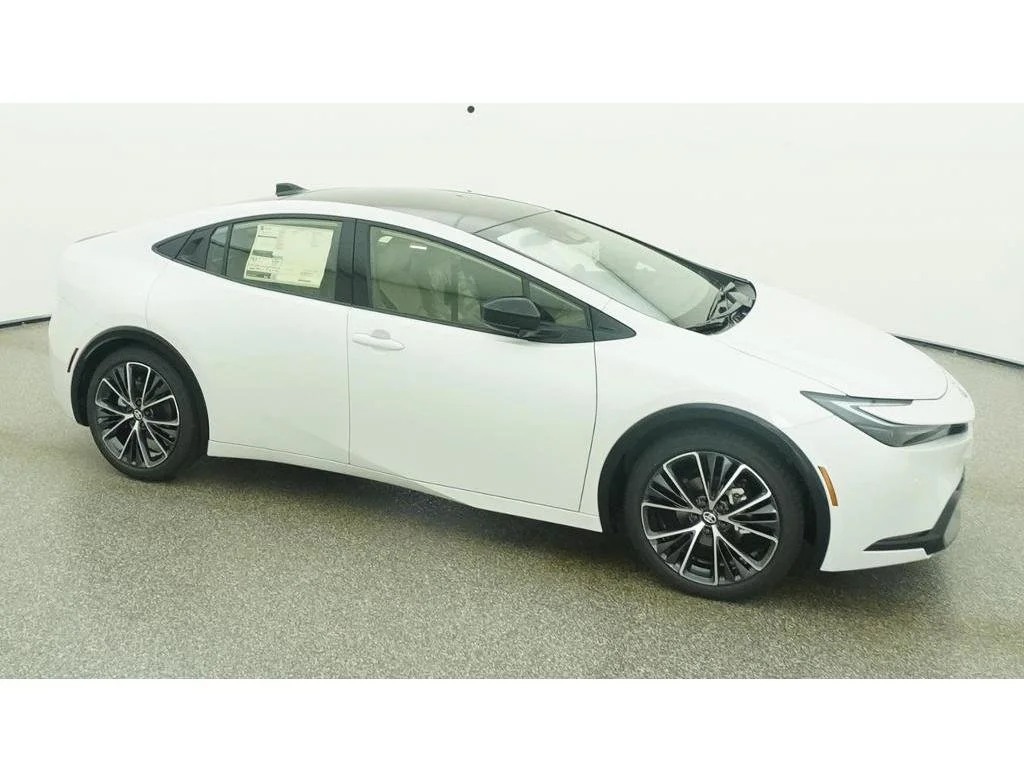 New 2027 Wind Chill Pearl Toyota XLE image 12