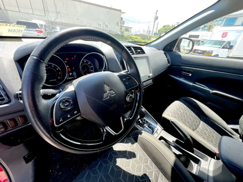 Used 2022 Red Diamond Mitsubishi SE image 17