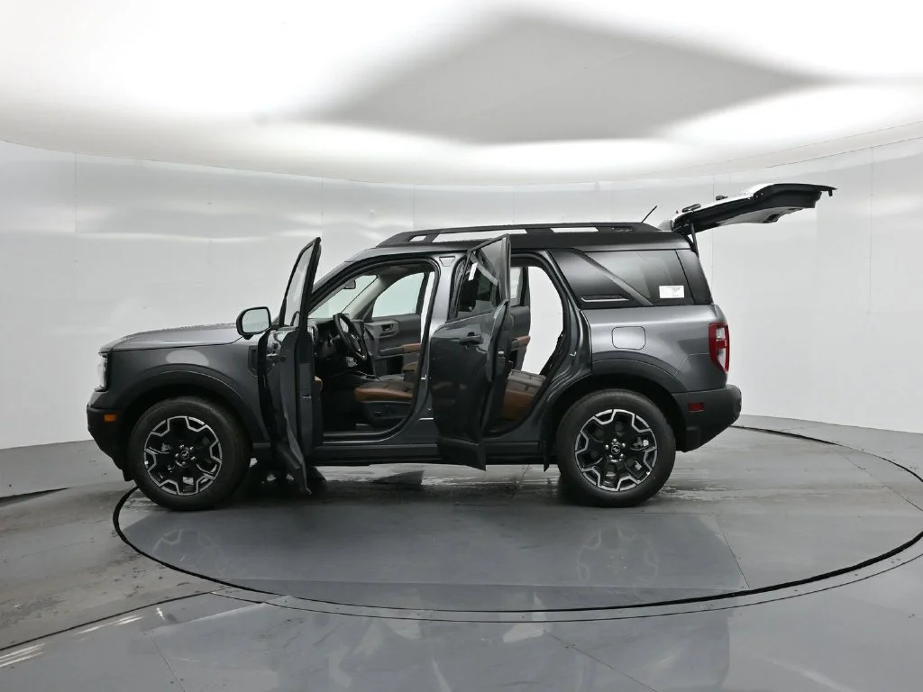 New 2026 Carbonized Gray Metallic Ford Outer Banks image 33
