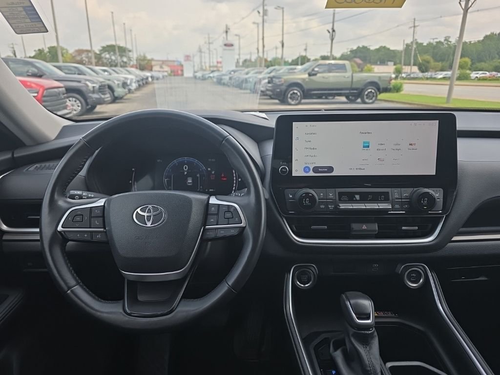 Used 2025 Silver Toyota XLE image 14