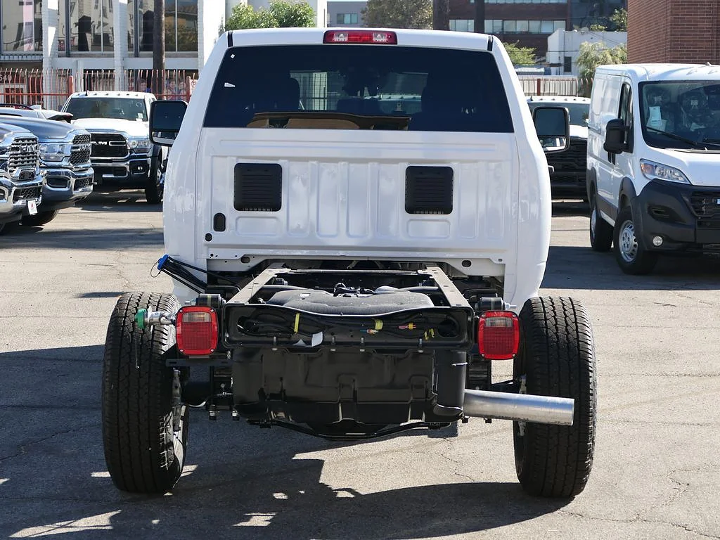New 2026 Bright White Clearcoat RAM Tradesman image 3