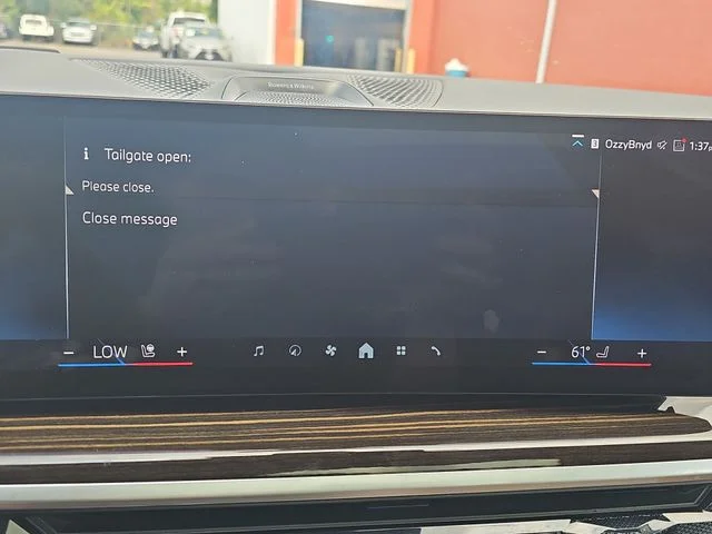 Used 2025 Red BMW xDrive40i image 15