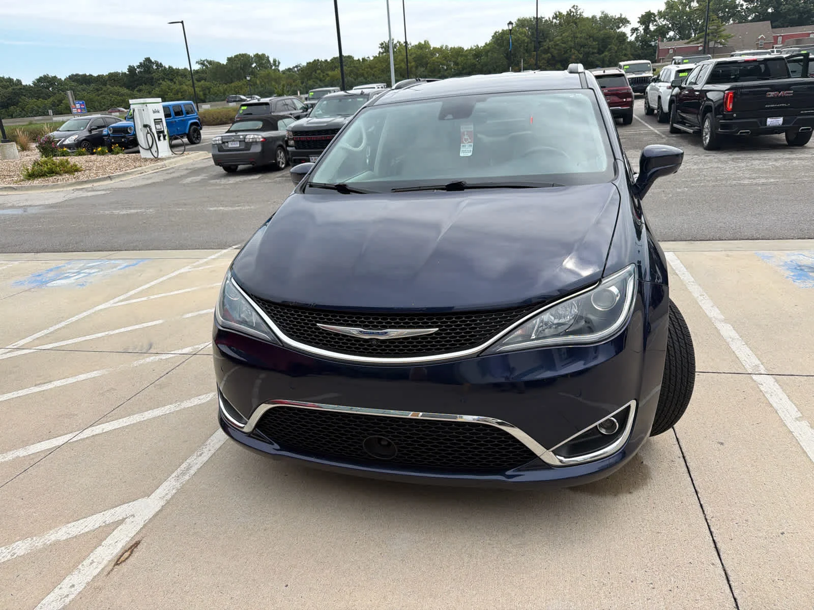 Used 2019 Jazz Blue Pearlcoat Chrysler Touring L image 2