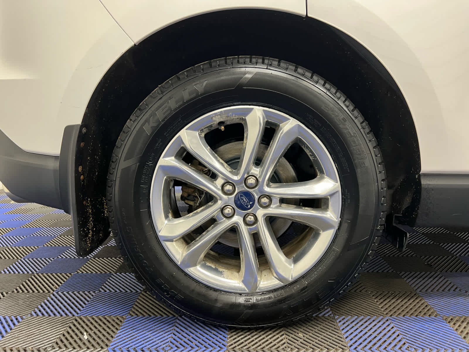 Used 2015 White Platinum Metallic Tri-Coat Ford SEL image 15