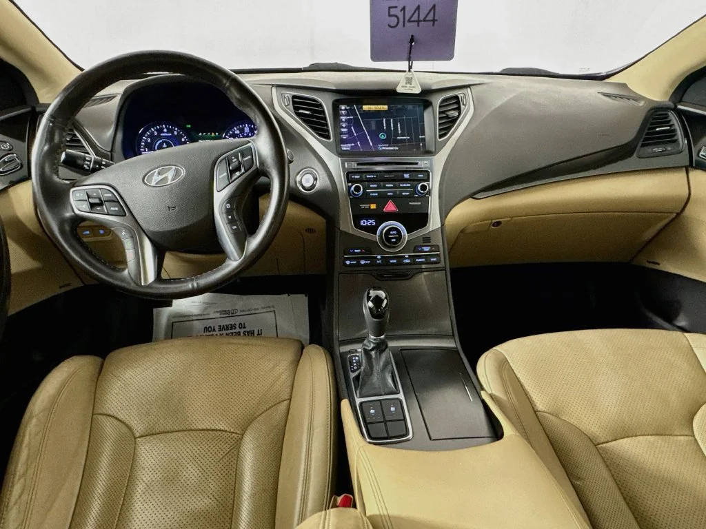 Used 2016 Black Hyundai Base image 26