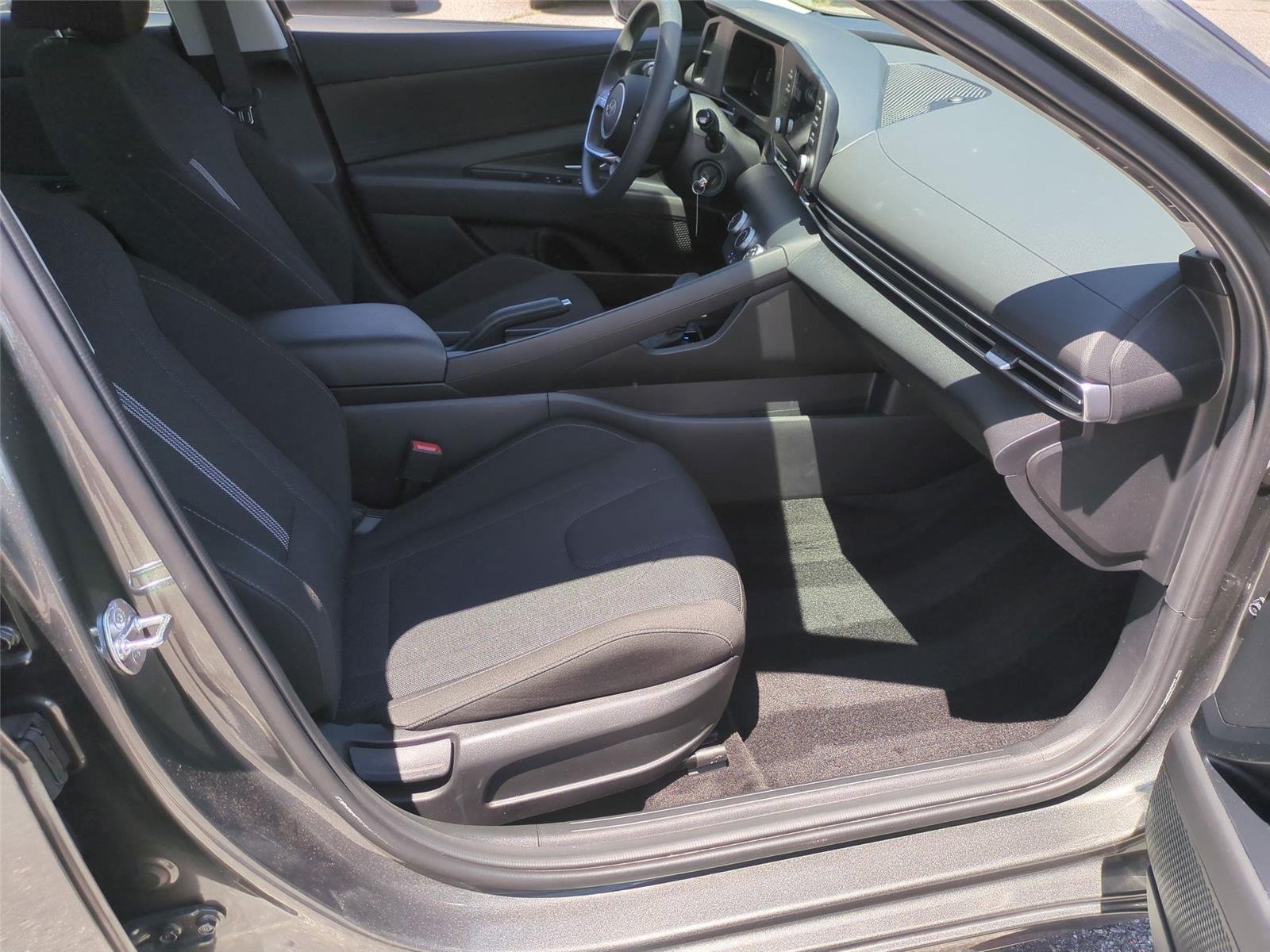 Used 2025 Amazon Gray Hyundai SE image 36