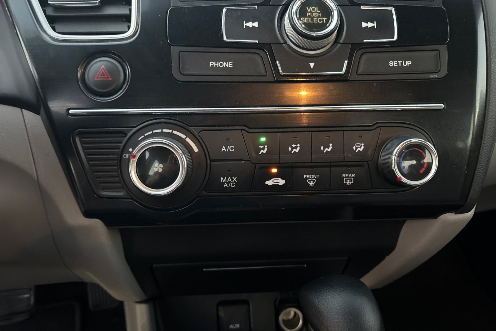 Used 2013  Honda LX image 23