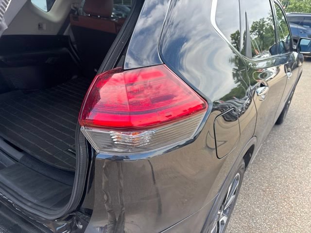 Certified Used 2017 Magnetic Black Nissan SL image 8