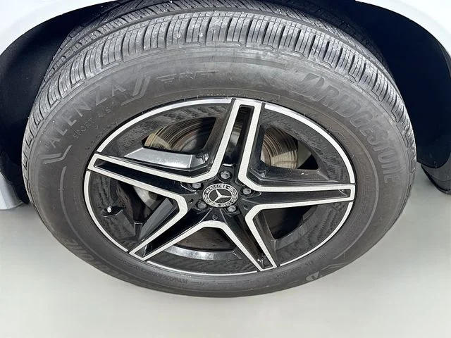 Used 2025 Gray Mercedes-Benz GLE 450e image 33