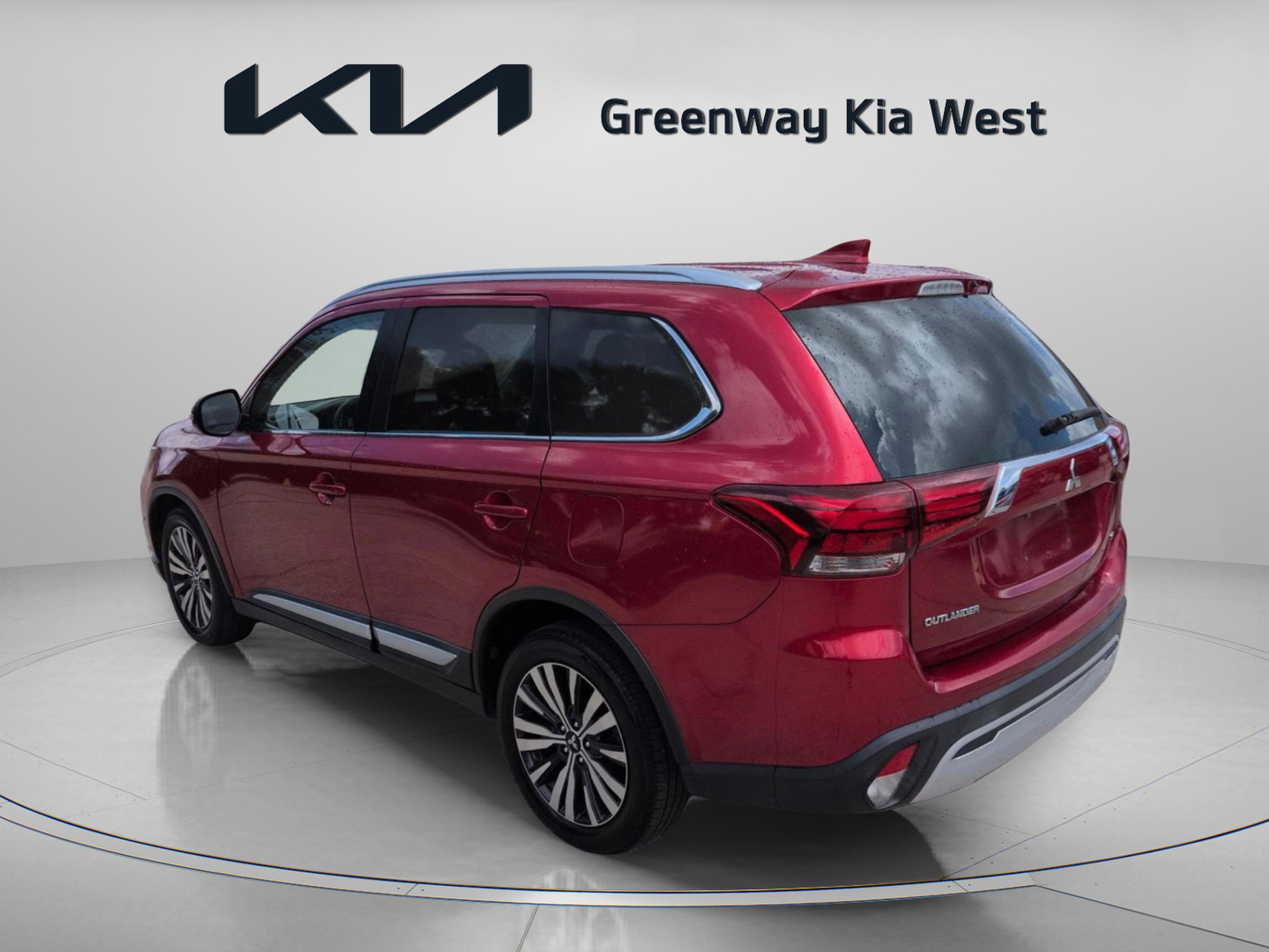 Used 2020 Red Diamond Mitsubishi SE image 6