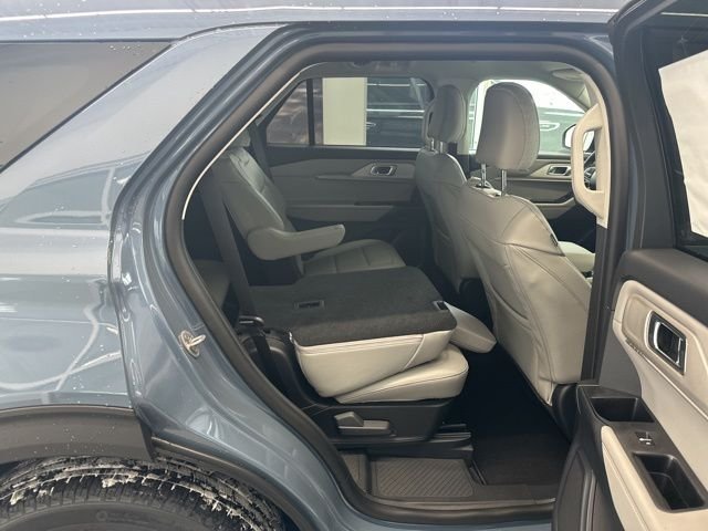 New 2026 Vapor Blue Metallic Ford Active image 39
