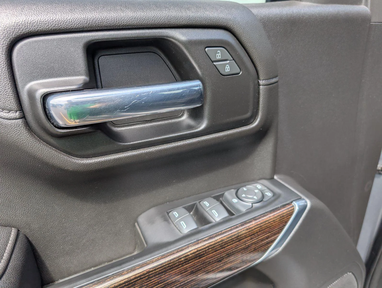 Used 2022 Satin Steel Metallic GMC Elevation image 15