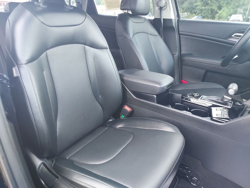 Used 2025 Black Kia EX image 30