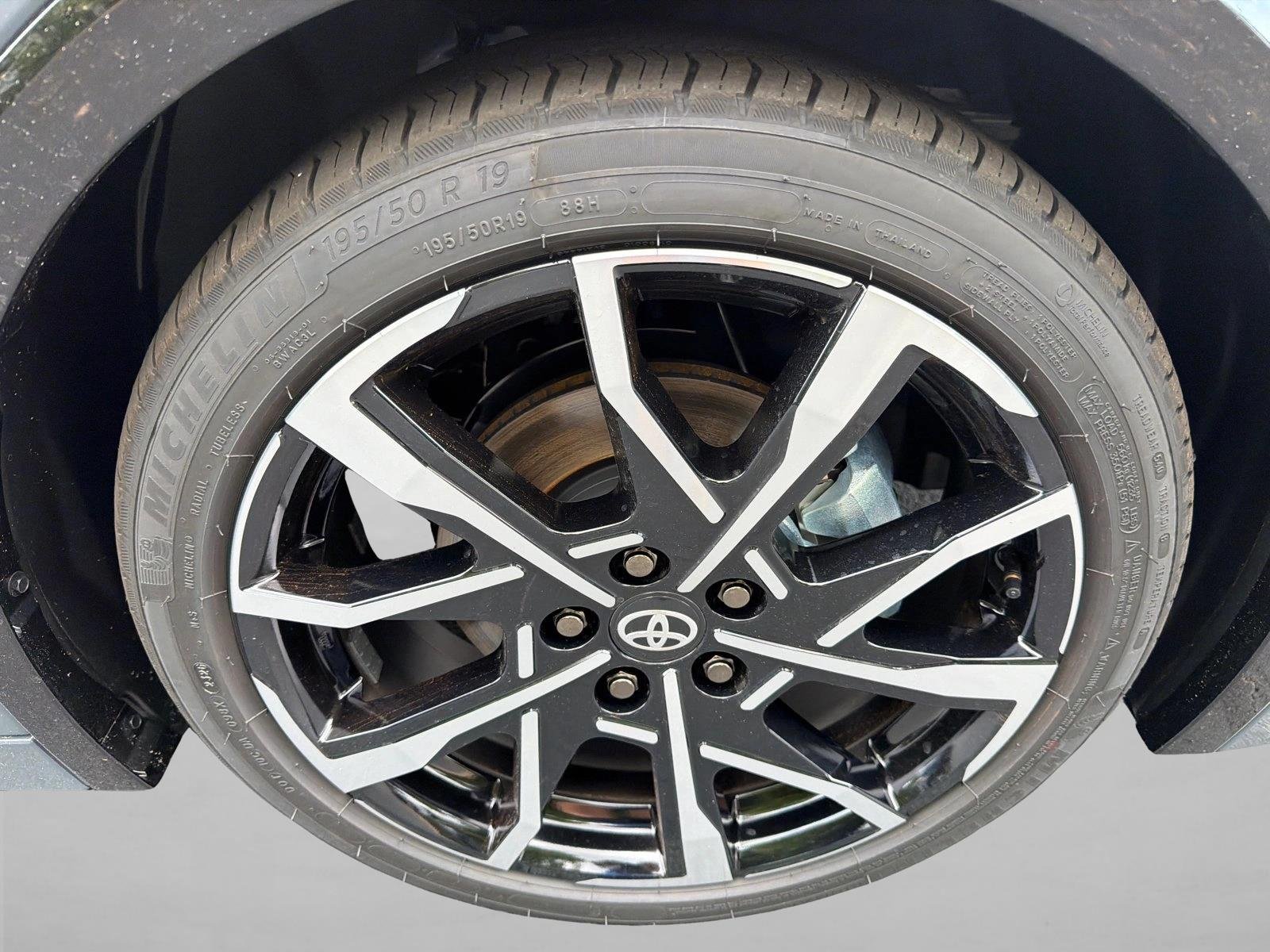 New 2027 Guardian Gray Toyota XSE image 12