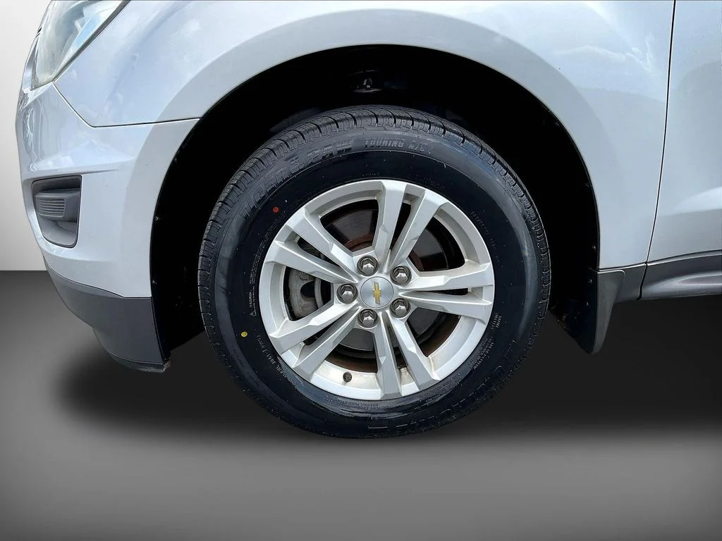 Used 2016 Silver Ice Metallic Chevrolet LS image 37