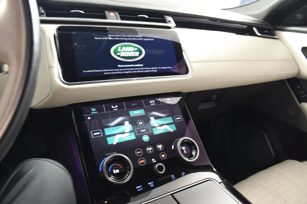 Used 2018 Santorini Black Land Rover HSE R-Dynamic image 32