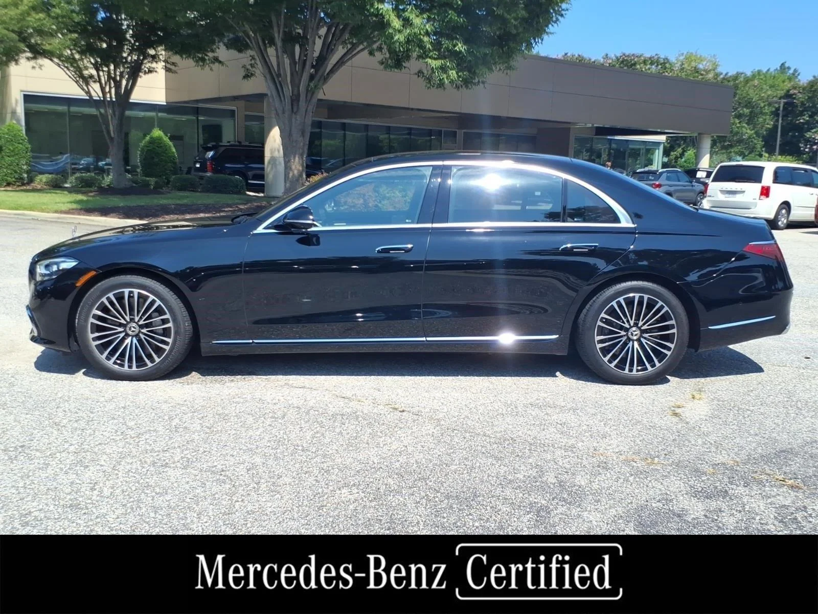 Certified Used 2024 Black Mercedes-Benz S 580 image 3