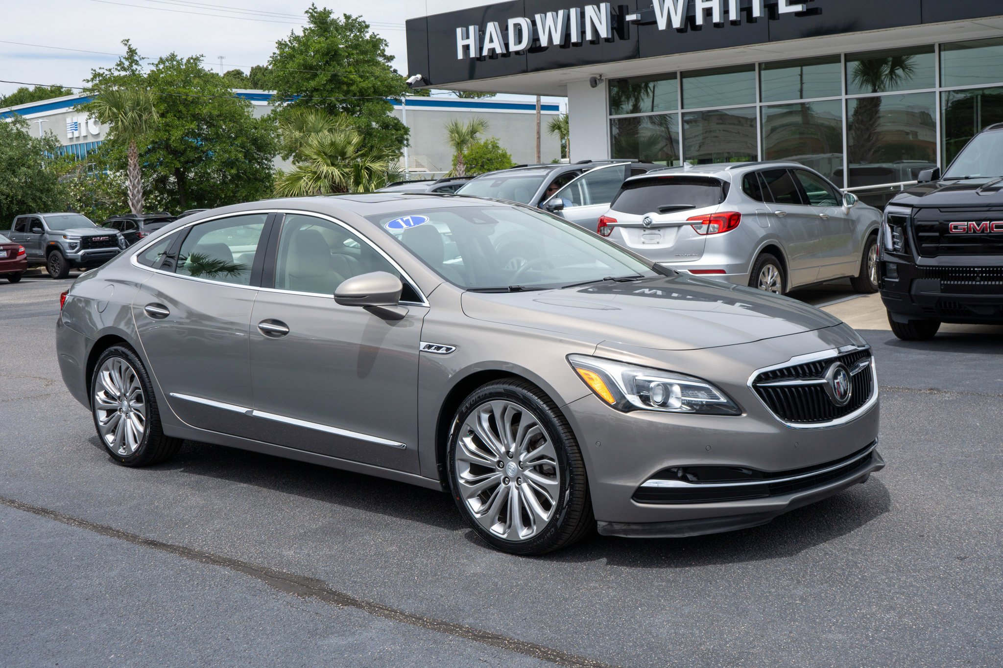 2017 Buick LaCrosse Premium's photo