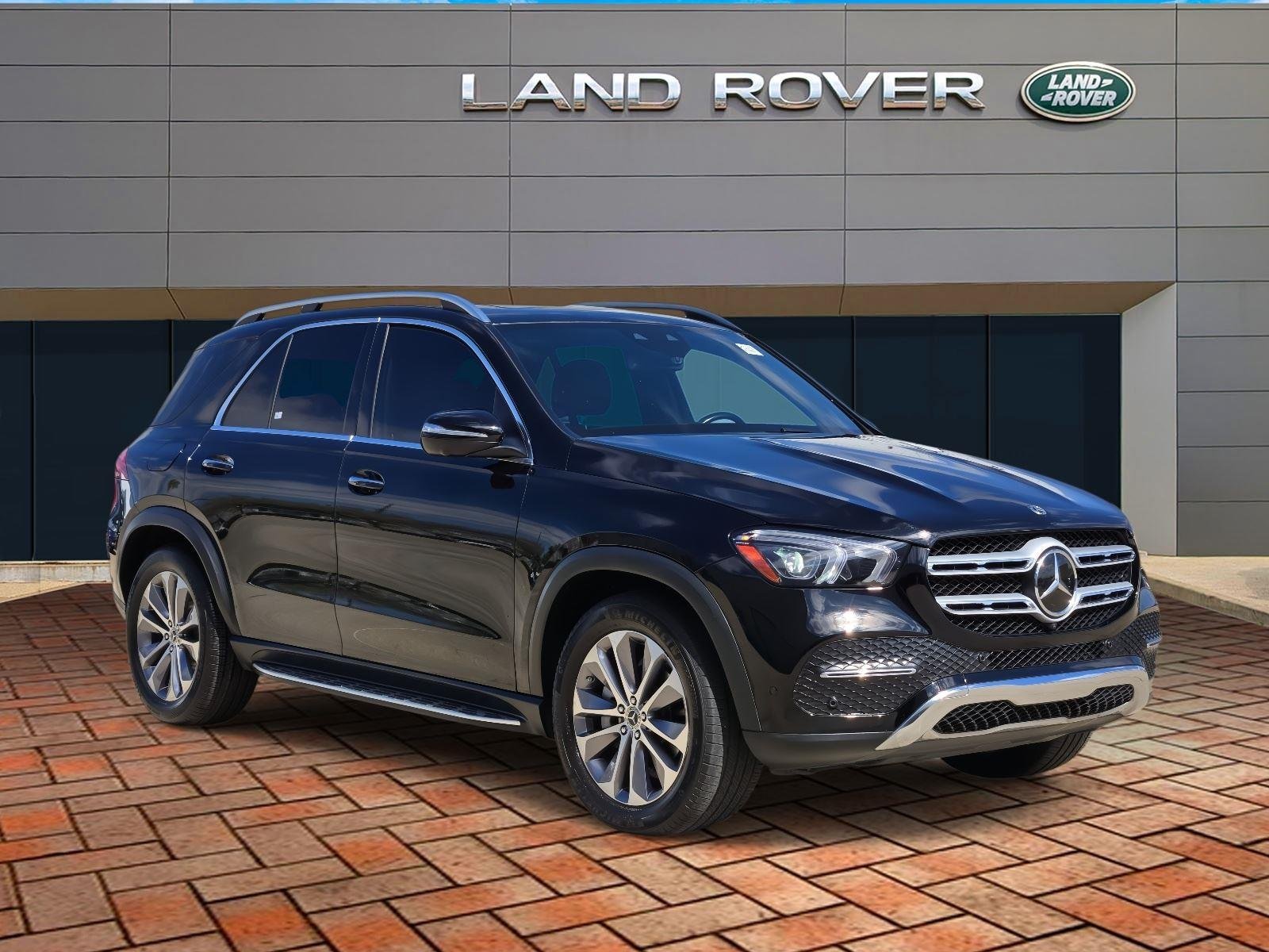 Used 2023 Black Mercedes-Benz GLE 350 image 3
