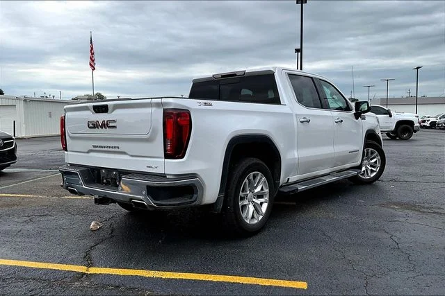 Used 2021 White GMC SLT image 4
