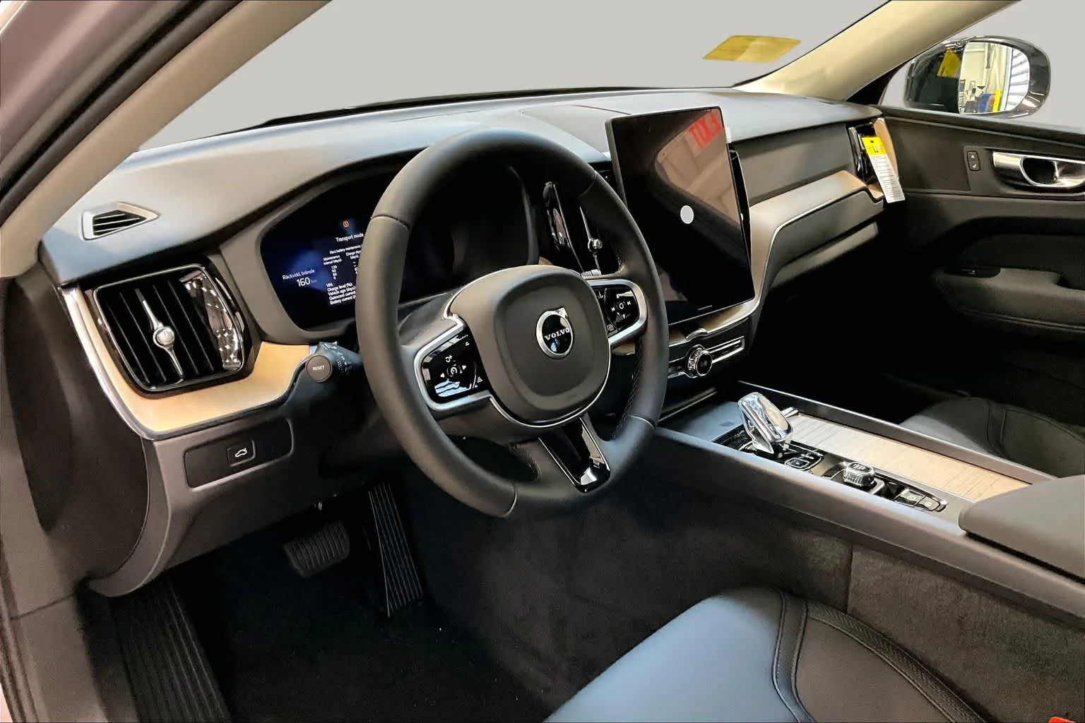 New 2026 AURORA SILVER Volvo Plus image 9