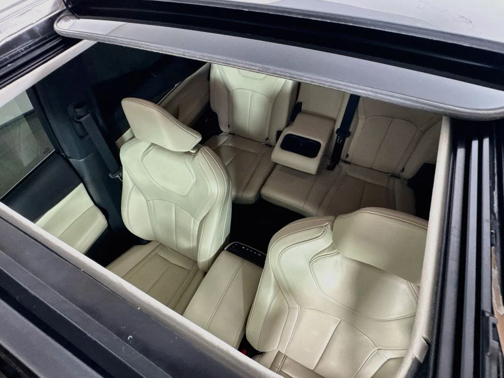 Certified Used 2024 Silver INFINITI LUXE image 29