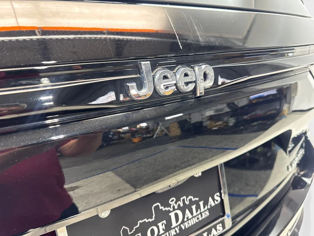 Used 2024 Black Jeep Laredo image 21