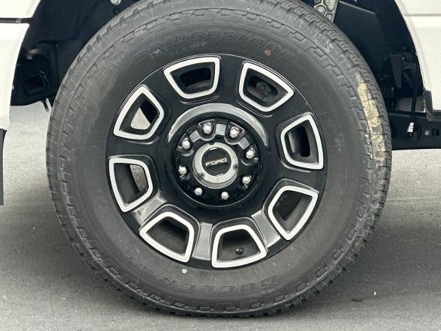 New 2025 Star White Metallic Tri-Coat Ford F-250® Platinum® image 51