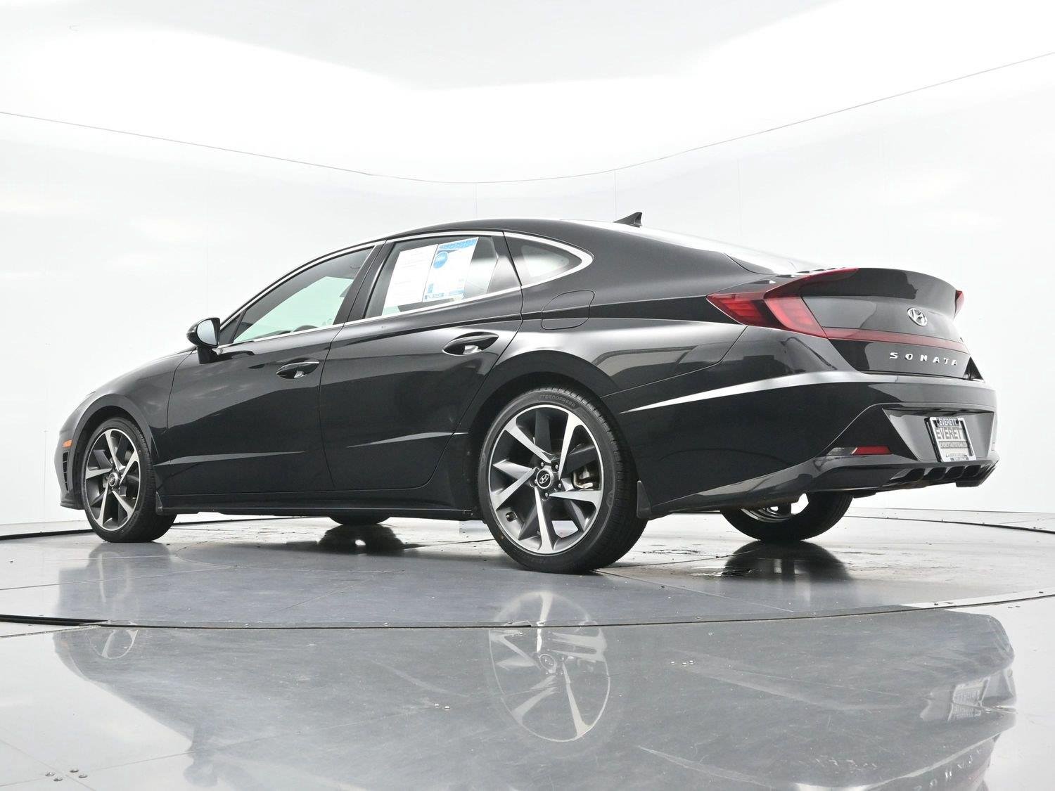 Used 2022 Phantom Black Hyundai SEL Plus image 49