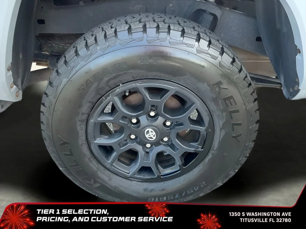 Used 2019  Toyota SR5 image 32