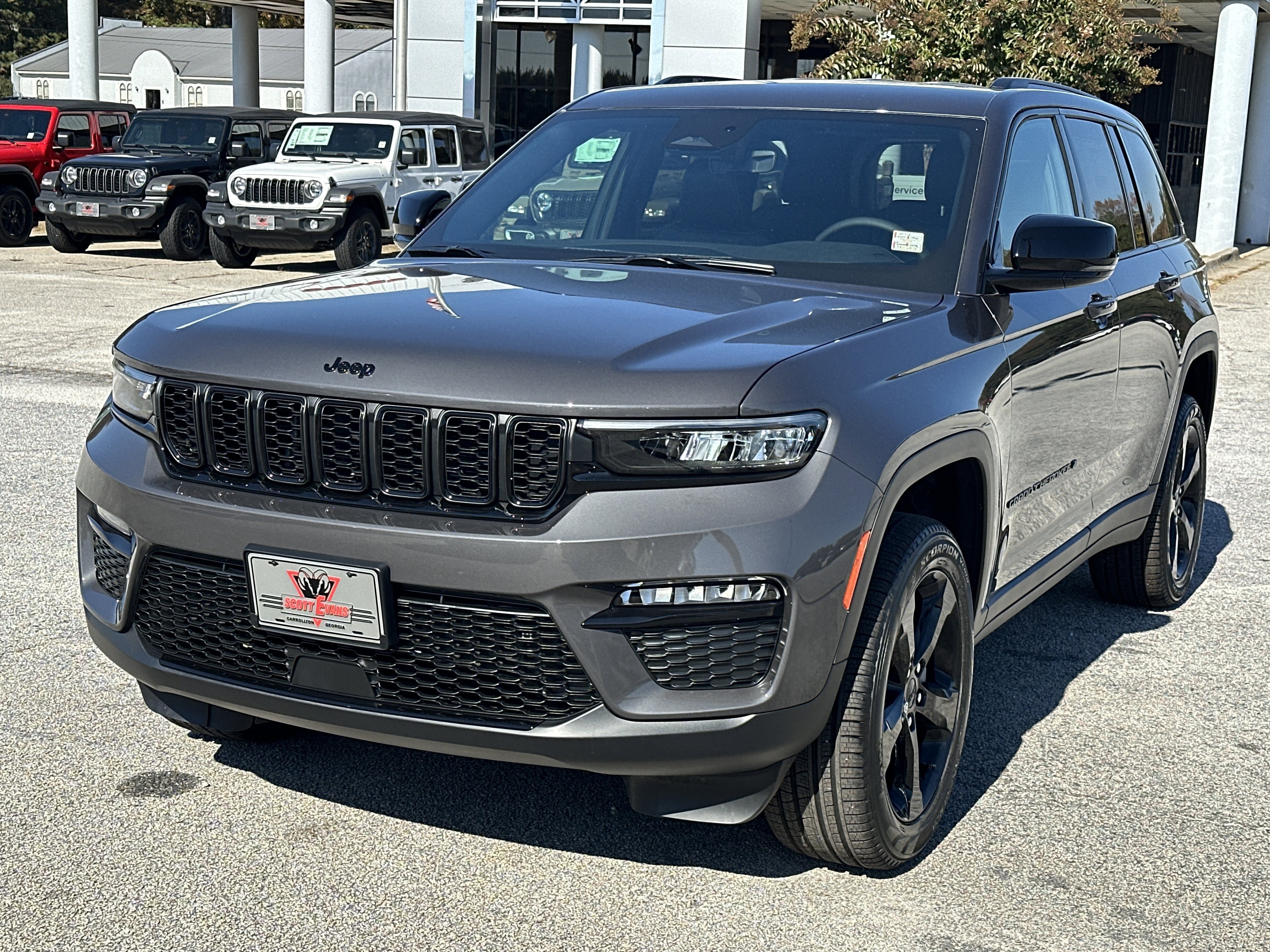 New 2025 Baltic Gray Metallic Clear-Coat Exterior Paint Jeep Limited image 4