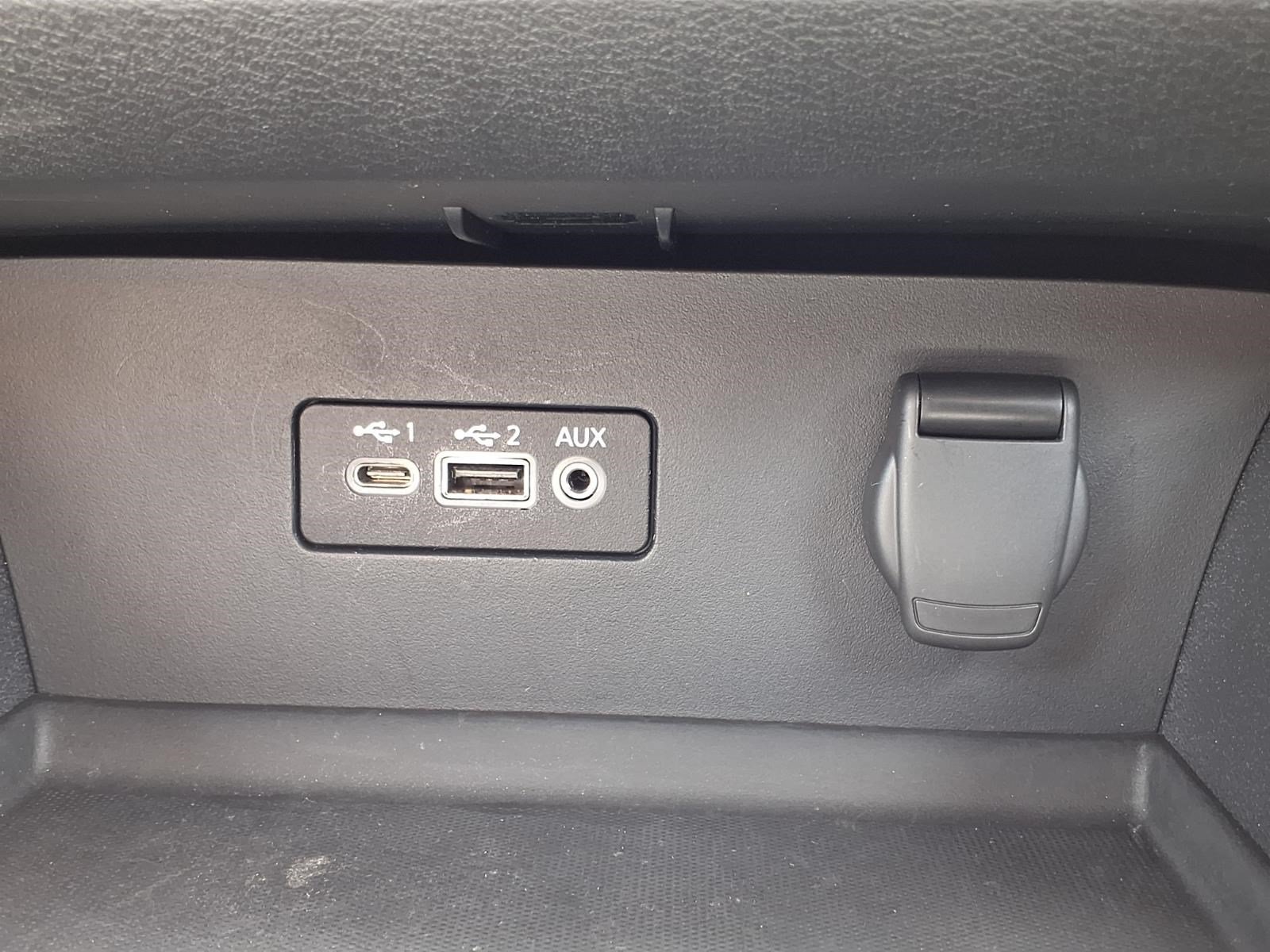Used 2025 Glacier White Nissan SV image 22