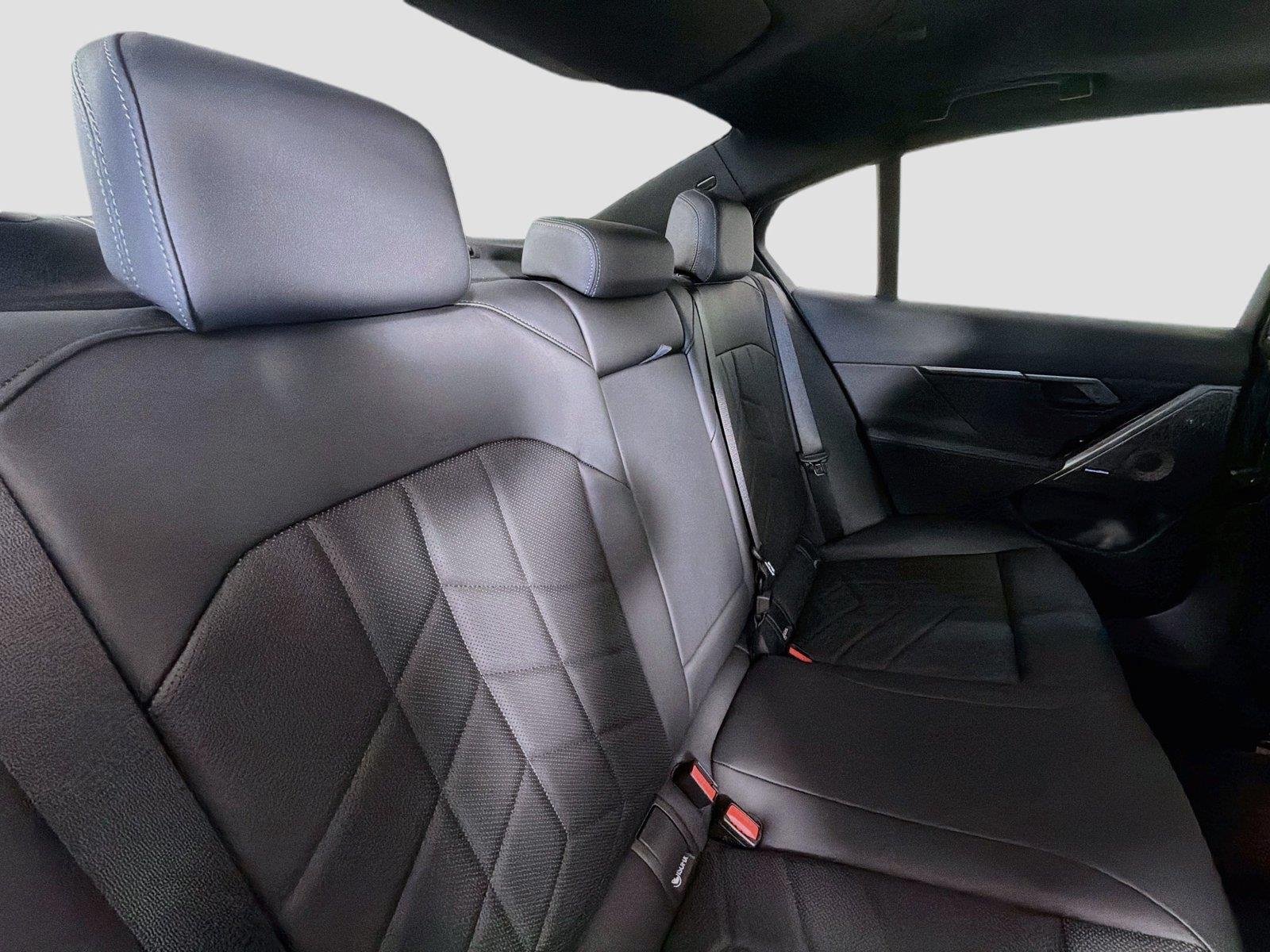 New 2027 Dark Graphite Metallic BMW 540i xDrive image 28