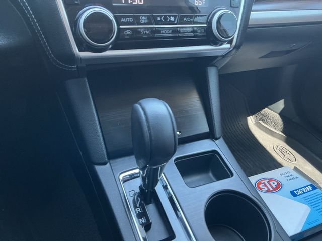 Used 2018 White Subaru 2.5i image 23