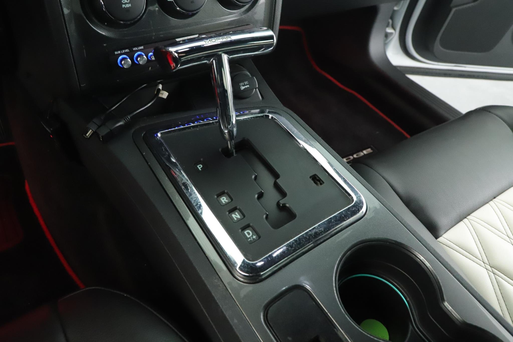 2010 Dodge Challenger R/T - Photo 11