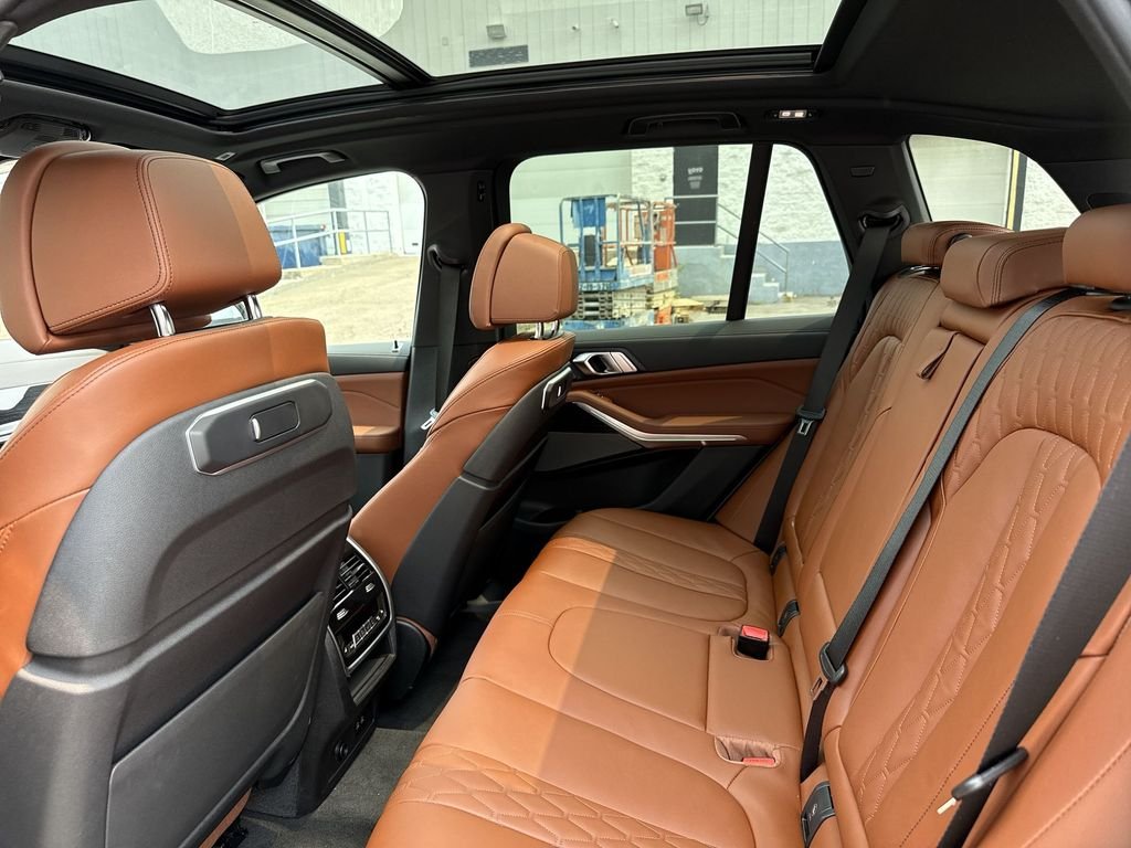 New 2026 White Metallic BMW xDrive50e image 23