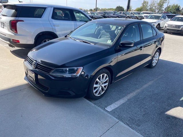 Used 2011  Volkswagen 2.5L SE image 3