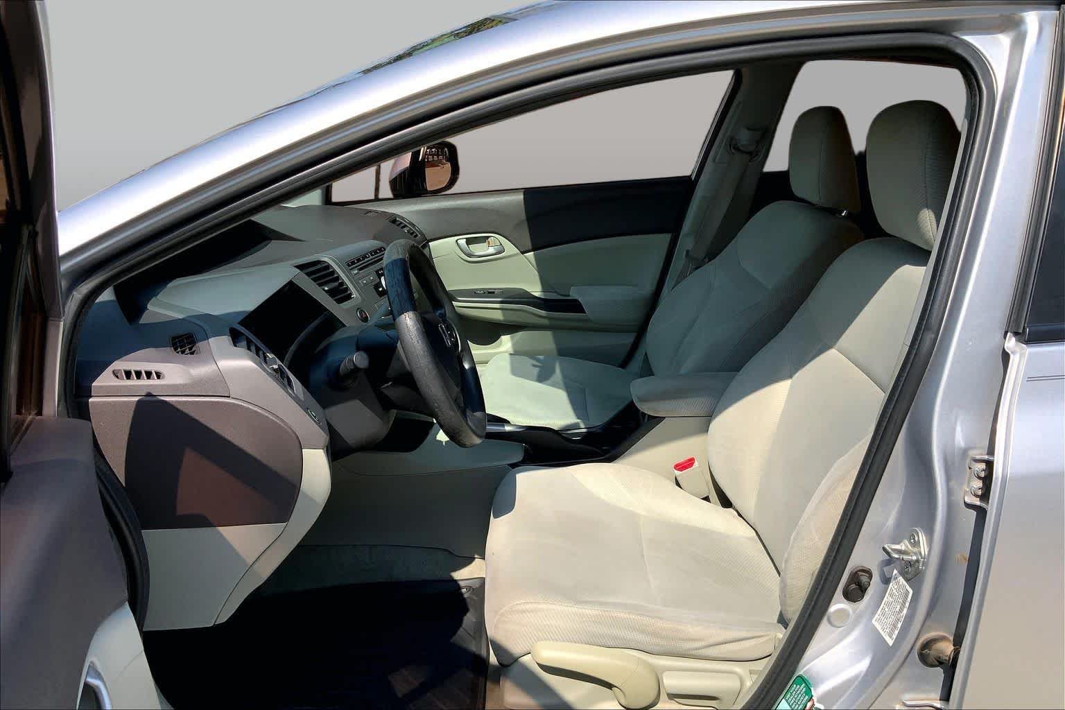 Used 2012 Alabaster Silver Metallic Honda LX image 7