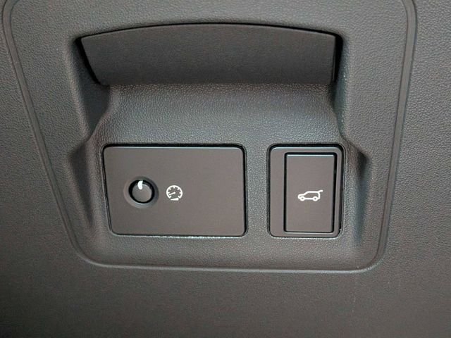 Used 2021 Black Land Rover R-Dynamic HSE image 27