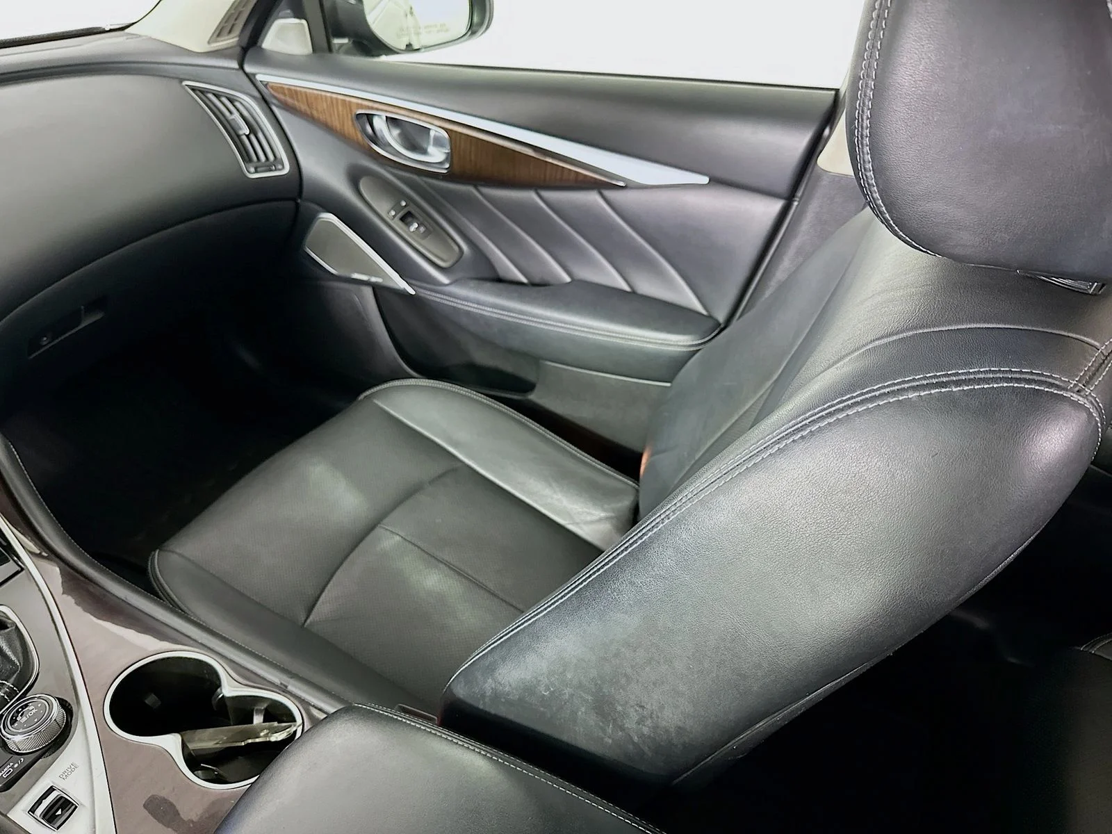 Used 2017 Black Obsidian INFINITI 3.0t Premium image 25