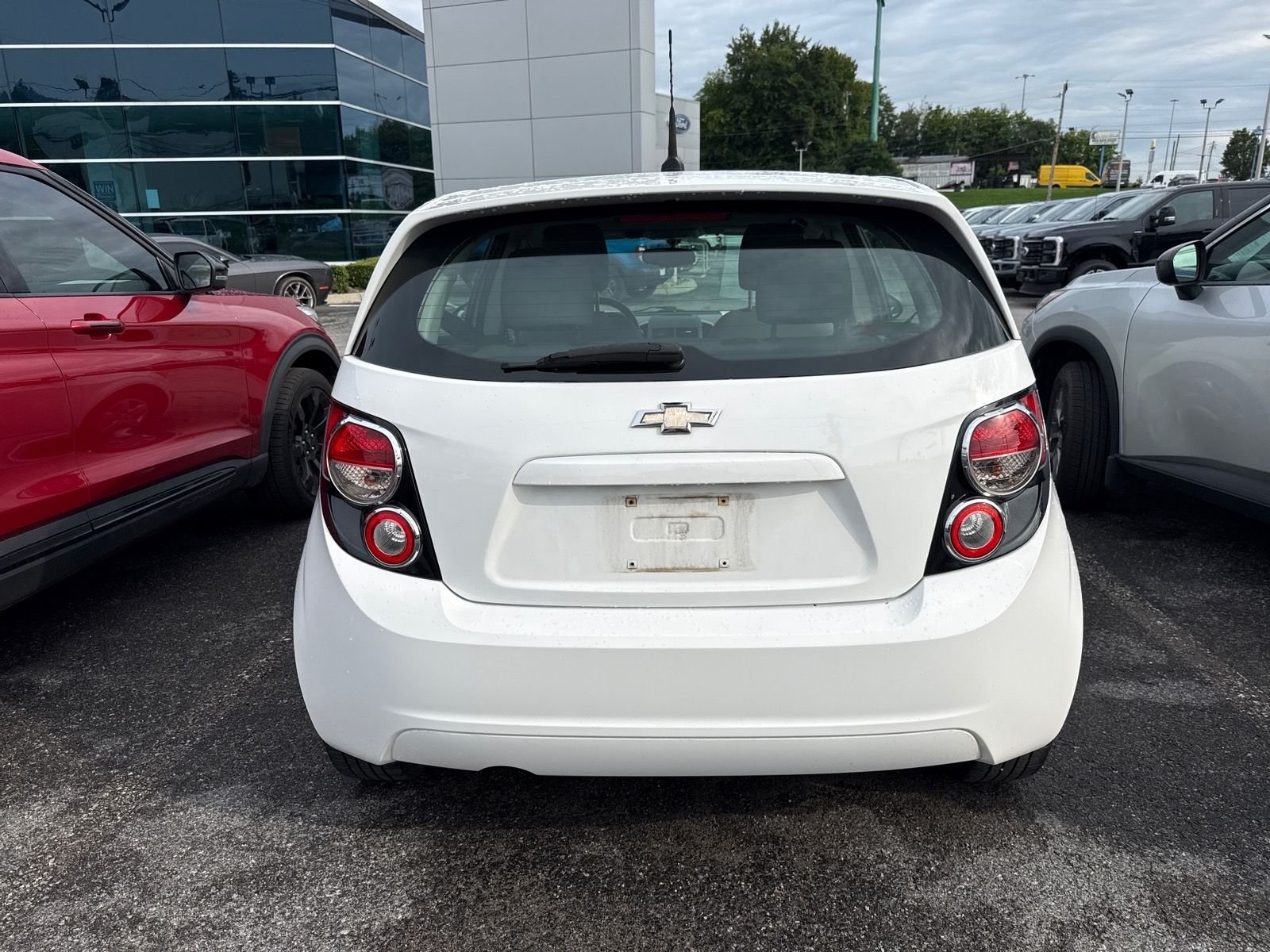 Used 2014 Summit White Chevrolet LS image 4