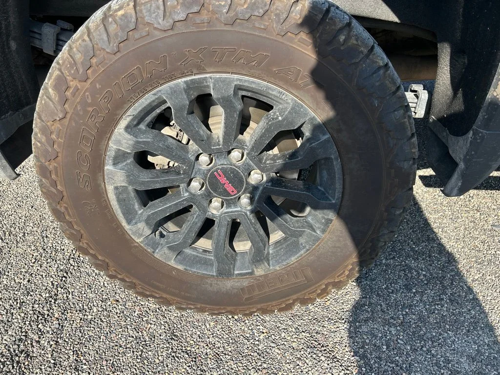 Used 2022 Titanium GMC AT4X image 9