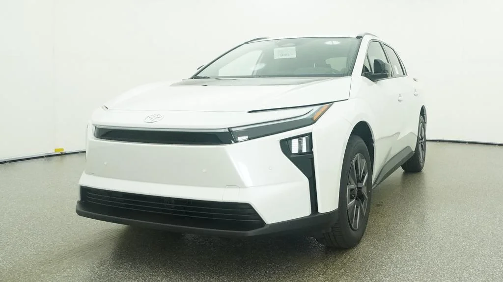 New 2026 Wind Chill Pearl Toyota XLE image 46