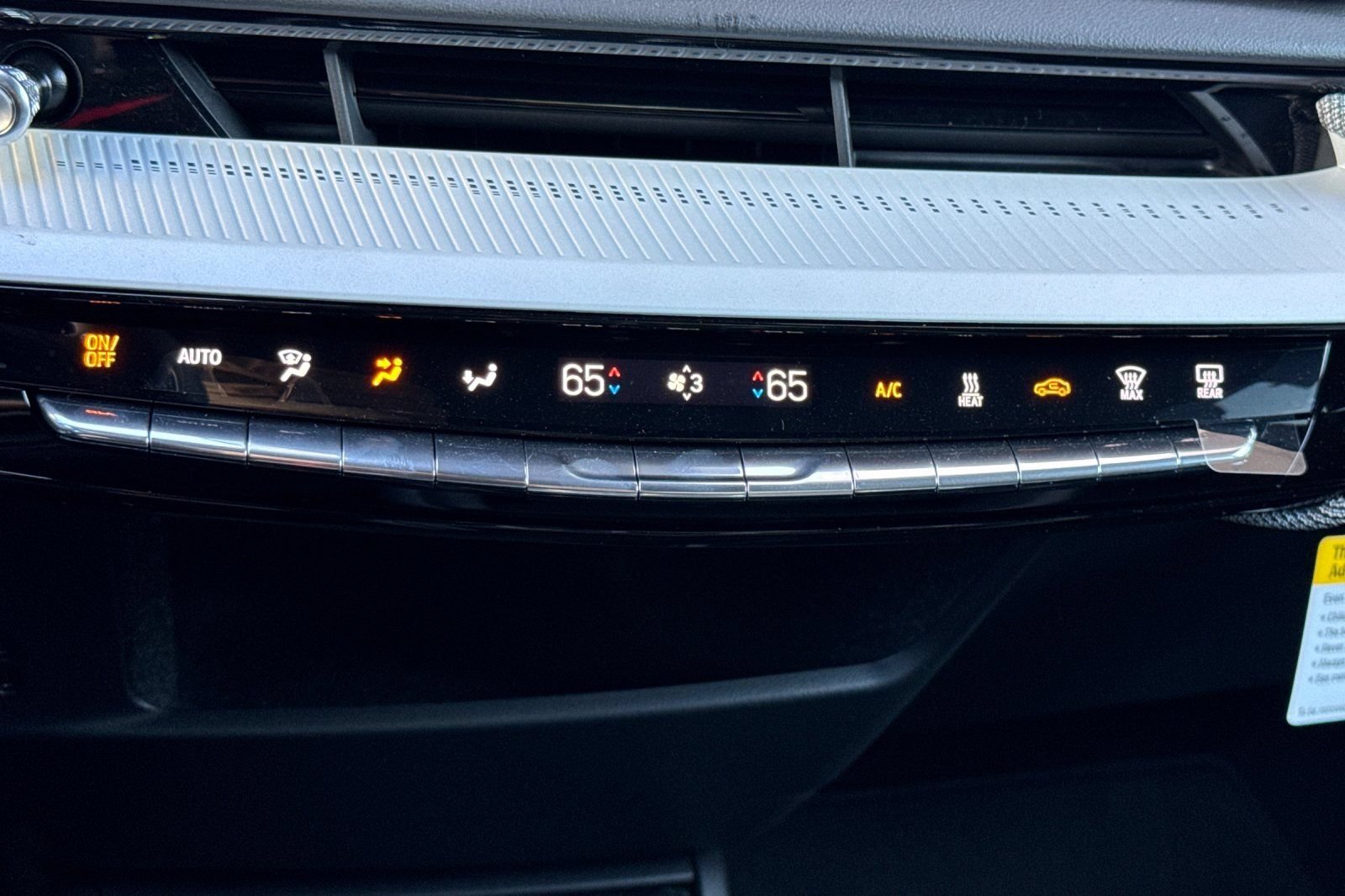 2027 Cadillac OPTIQ Luxury - Photo 21