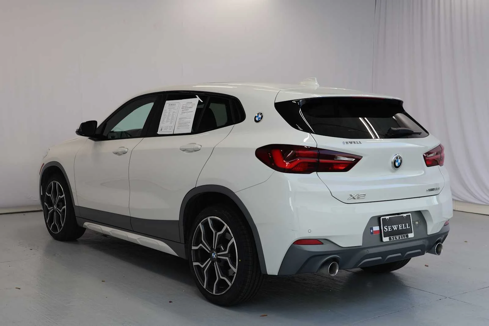 Certified Used 2022 Alpine White BMW sDrive28i image 7