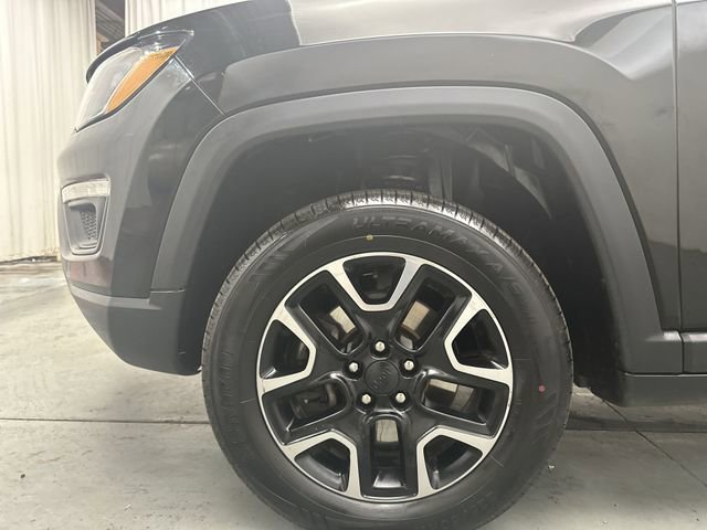 Used 2019 Black Jeep Trailhawk image 21