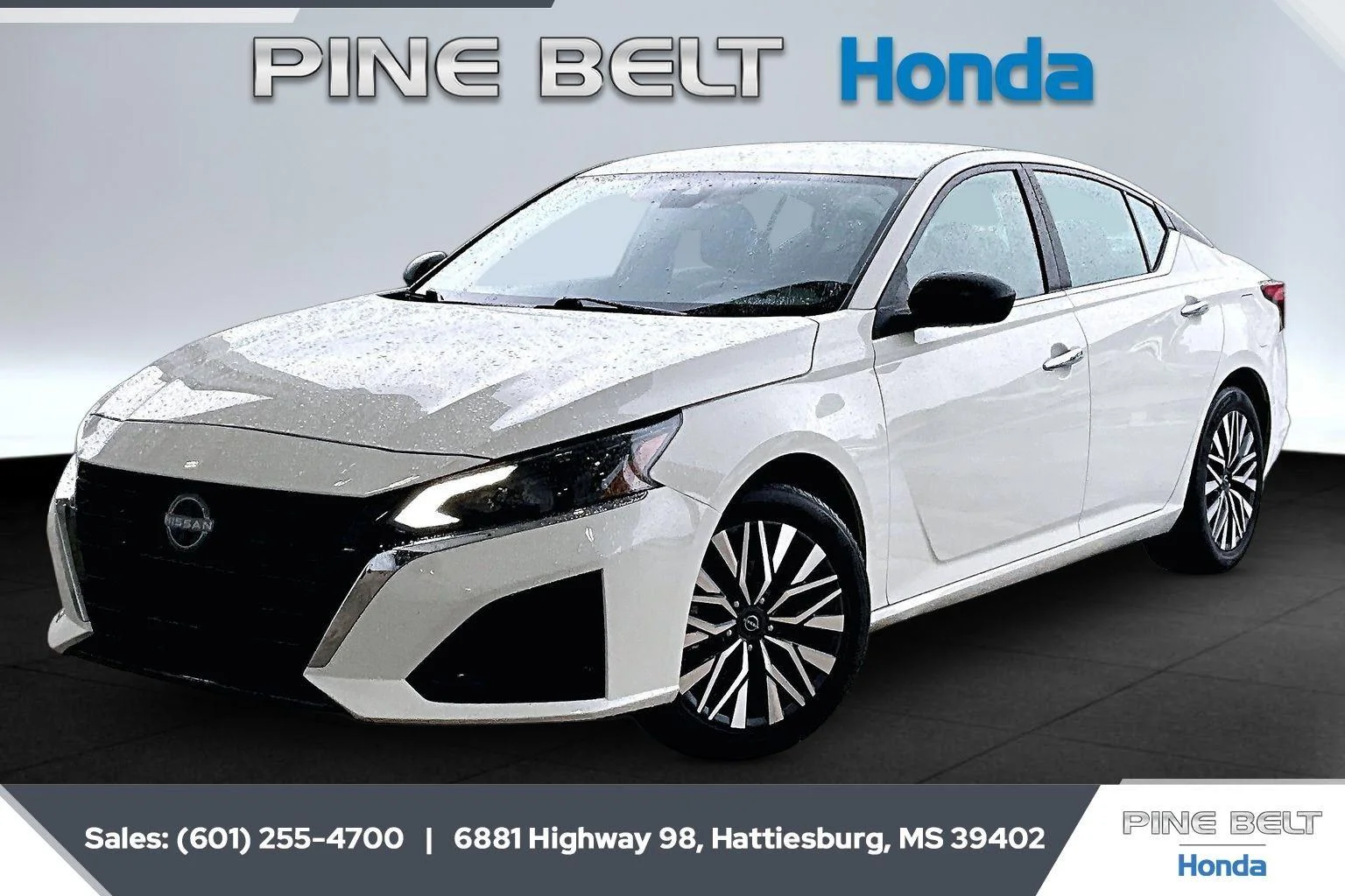 Used 2025 Glacier White Nissan SV image 10