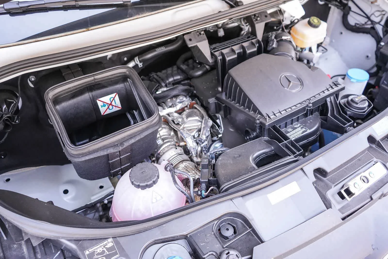 New 2026 Arctic+White Mercedes-Benz Crew 144WB High Roof RWD 2.0L I4 Diesel Turbo SO image 32